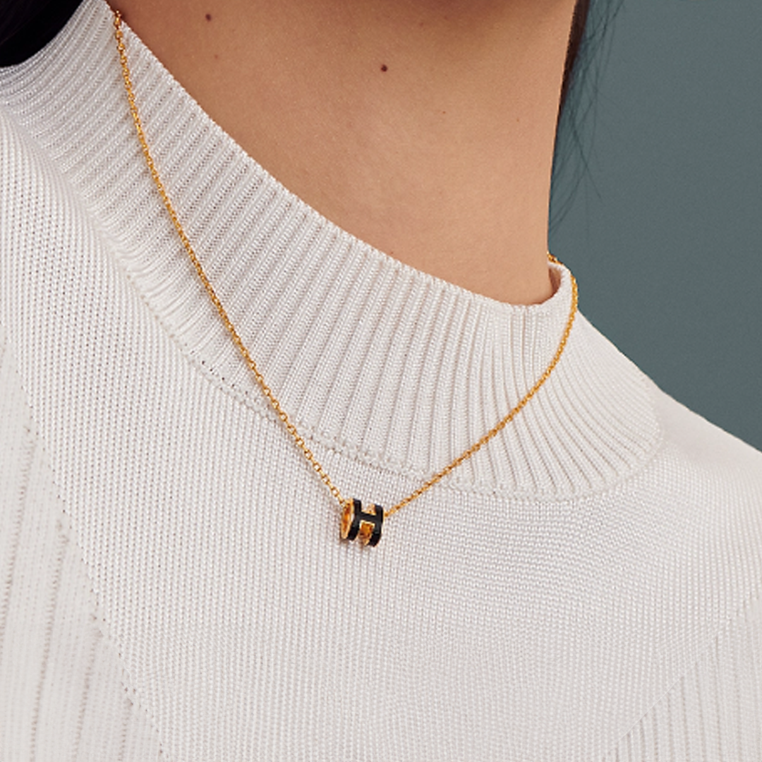 Helena Clara | Elegant Halsband i Guld